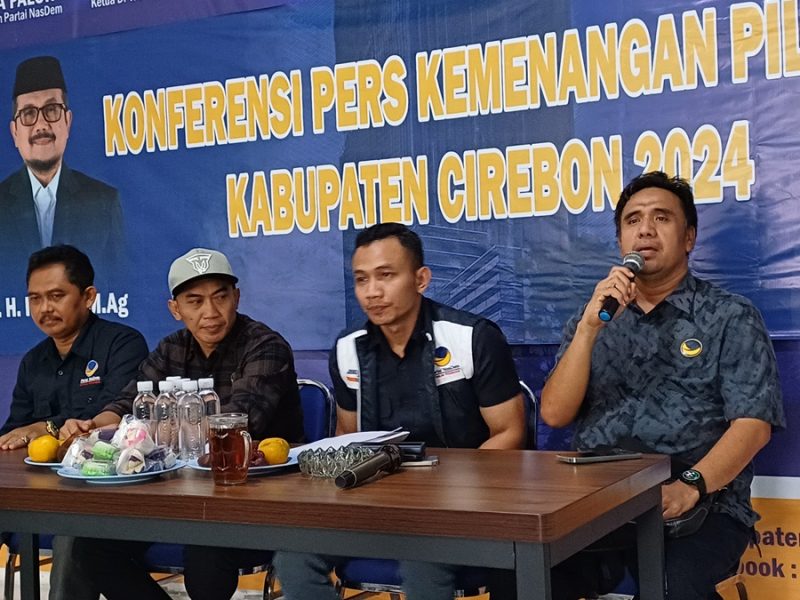 Dewan Pimpinan Daerah (DPD) Partai NasDem Kabupaten Cirebon menggelar konferensi pers pasca-pemilihan kepala daerah (Pilkada) 2024. (Foto: bambang/dara)