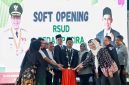 Bupati Bandung Dadang Supriatna melakukan soft launching Rumah Sakit Umum Daerah Pasirjambu, Ciwidey, Rancabali (RSUD Pacira), di Desa Sukawening, Kecamatan Ciwidey, Jumat (27/12/2024).(Foto: humas)

