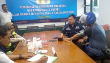 Sat Narkoba Polres Garut menggelar pemeriksaan Urine Awak Kendaraan Umum Menjelang Natal dan Tahun Baru 2025, Rabu (18/12/22024)(Foto: Ist)