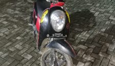 Barang bukti hasil kejahatan satu unit sepeda motor Honda Scoopy, diamankan polisi dari para pelaku, Sabtu (28/12/2024)(Foto: Ist)