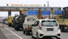 
Pantauan posko dan monitoring di beberapa pintu tol terlhat padat merayap.(Foto: jabar.go.id)

