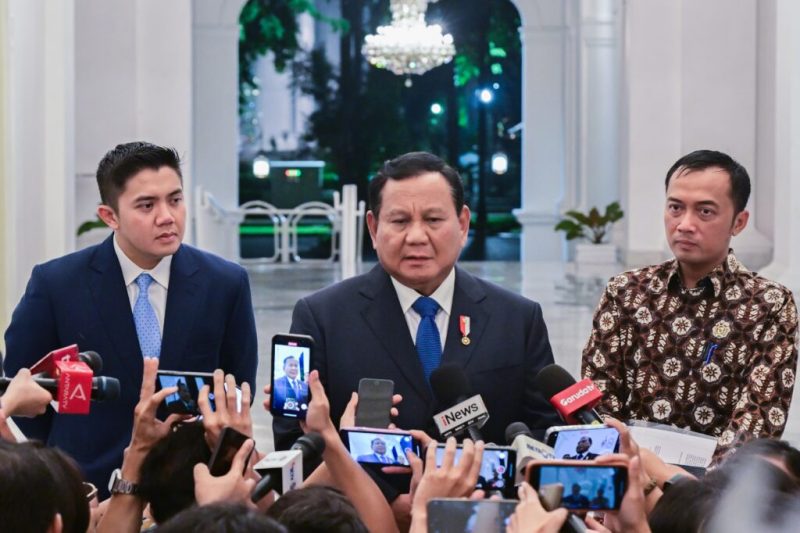 Presiden Prabowo dalam keterangan persnya kepada awak media di Istana Merdeka, Jakarta, Jumat (06/12/2024). (Foto: BPMI Setpres/Rusman)