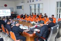 

Bupati Bandung Dadag Supriana melaksanakan kunjungan kerja dan ekspos di Kantor BPBD Kabupaten Bandung, Soreang, Kamis (23/1/2025).(Foto: humas)

