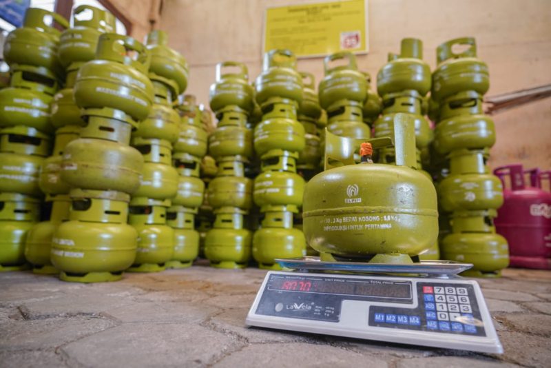 
Pertamina Patra Niaga menegaskan harga LPG 3 kg di seluruh Pangkalan Resmi Pertamina sesuai Harga Eceran Tertinggi (HET) yang ditetapkan masing-masing Pemerintah Daerah.(Foto: humas pertamina)