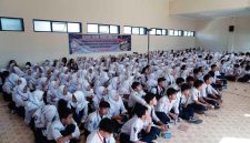 
Puluhan ribu siswa SMA dan SMK se-Jabar mengikuti Masa Pengenalan Lingkungan Sekolah (MPLS).(Foto: dok/dara)

