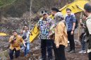 
Sekretaris Daerah Provinsi Jawa Barat, Herman Suryatman bersama 
Penjabat Bupati Subang, Imran saat meninjau lokasi penambangan illegal di Kasomalang dan Jalancagak, Jumat (17/1/25).(Foto: yudi/dara)

