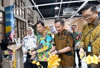 

Penjabat Gubernur Jawa Barat Bey Machmudin menyksikan peresmian  Gebyar Pelayanan Eksekutif RSUP. dr. Hasan Sadikin, Kota Bandung, Sabtu (11/1/2025).(Foto: biro adpim jabar)
