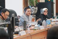 

Bupati Bandung Dadang Supriatna memimpin Rakor bersama para Kepala OPD di Gedung Moh Toha, Jumat (24/1/2025). (Foto: maji/dara)

