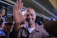 
Patrick Kluivert saat tiba di Bandara Soekarno-Hatta, Cengkareng, Banten, Sabtu (11/1/2025).(Foto: Ist/antara)

