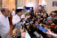 Presiden Prabowo Subianto menyampaikan keterangan pers kepada awak media usai menghadiri Musyawarah Nasional Konsolidasi Persatuan Kadin Indonesia, di The Ritz Carlton, Jakarta, pada Kamis (16/01/2025). (Foto: BPMI Setpres)
