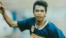 

Legenda Persib Bandung, Sutiono Lamso.(Foto: Ari Irpan/Story youtube Persib)

