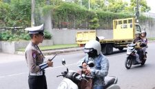 Operasi Gabungan (Opsgab) pemeriksaan status pajak kendaraan bermotor (KBM) sudah mulai berjalan di sejumlah wilayah Bandung Raya.(Foto: deram/dara)

