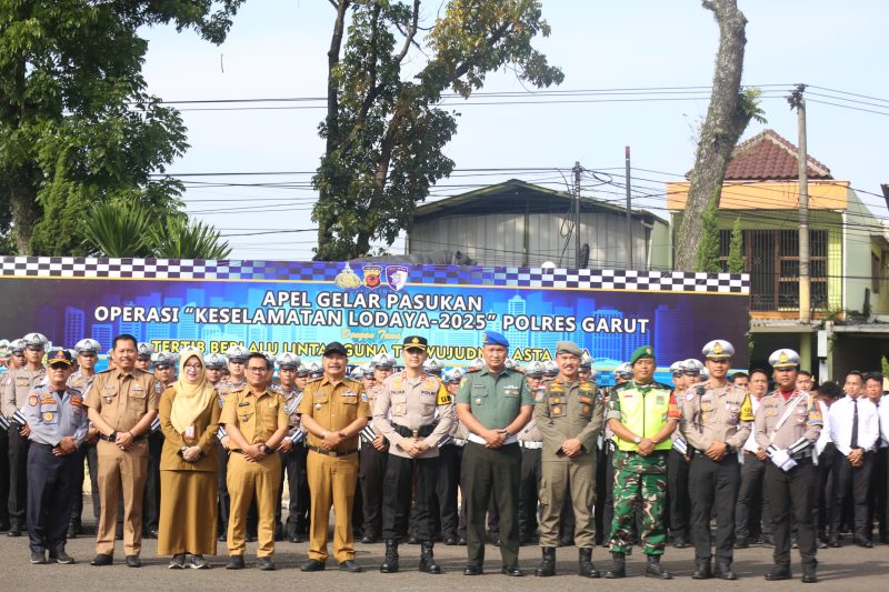 Apel Gelar Pasukan Operasi Keselamatan Lodaya 2025, yang dilaksanakan di Lapangan Markas Polres Garut, Jalan Jenderal Sudirman, Kecamatan Karangpawitan, Kabupaten Garut, Senin (10/2/2025)(Foto: Istimewa)