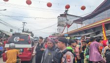 Polisi Lakukan pengamanan pada perayaan Cap Go Meh 2025 di sepanjang jalan wilayah perkotaan Garut, Minggu (23/2/2025)(Foto: Ist)
