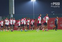 
Timnas Indonesia U-20 menjalani latihan perdana di Shenzhen Youth Football Training Base, Tiongkok, Senin (10/2) malam.(Foto: pssi)
