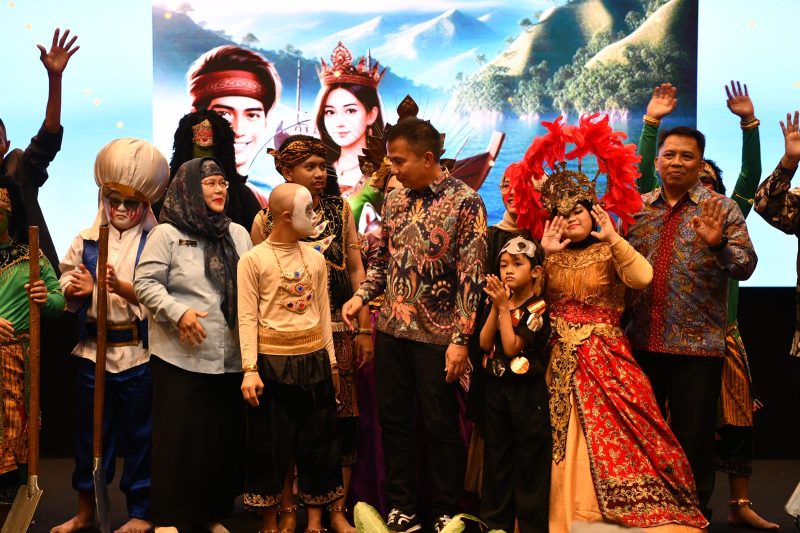 
 Pj Gubernur Jabar Bey Machmudin membuka Pertemuan Nasional Rapat Kerja Yayasan Pembinaan Anak Cacat (YPAC) Seluruh Indonesia  di El Royale Hotel Bandung, Kota Bandung, Selasa (4/2/2025). (Foto: dokpim jabar)

 
