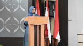 
Ketua TP PKK Kabupaten Bandung Emma Dety Permanawati membuka Sosialisasi Pencegahan Kekerasan terhadap Anak dan Penyalahgunaan Narkoba, di Gedung Oryzasativa Pemkab Bandung, Senin (24/2/2025).(Foto: maji/dara)
