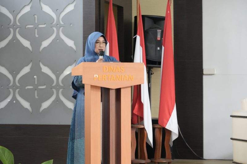 
Ketua TP PKK Kabupaten Bandung Emma Dety Permanawati membuka Sosialisasi Pencegahan Kekerasan terhadap Anak dan Penyalahgunaan Narkoba, di Gedung Oryzasativa Pemkab Bandung, Senin (24/2/2025).(Foto: maji/dara)
