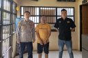 TR (35), warga Kecamatan Pakenjeng, Kabupaten Garut usai ditangkap jajaran Satreskrim Polres Garut karena membawa kabur mobil rental, Rabu (12/3/2025)(Foto: Istimewa)