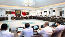 Presiden Prabowo Subianto memimpin Sidang Kabinet Paripurna Kabinet Merah Putih yang digelar di Ruang Sidang Kabinet, Istana Kepresidenan Jakarta, pada Jumat, 21 Maret 2025. (Foto: BPMI Setpres)